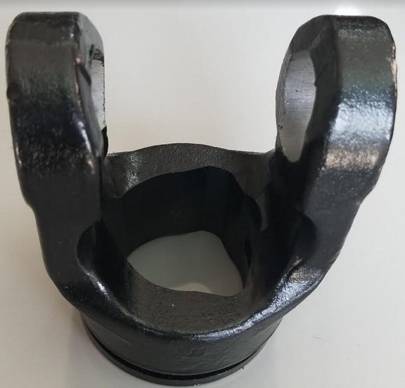 NUDO ESPECIAL TRIANGULAR PARA JHON DEERE; DE 35MM INT; PARA CRUCETA 30 X 82
