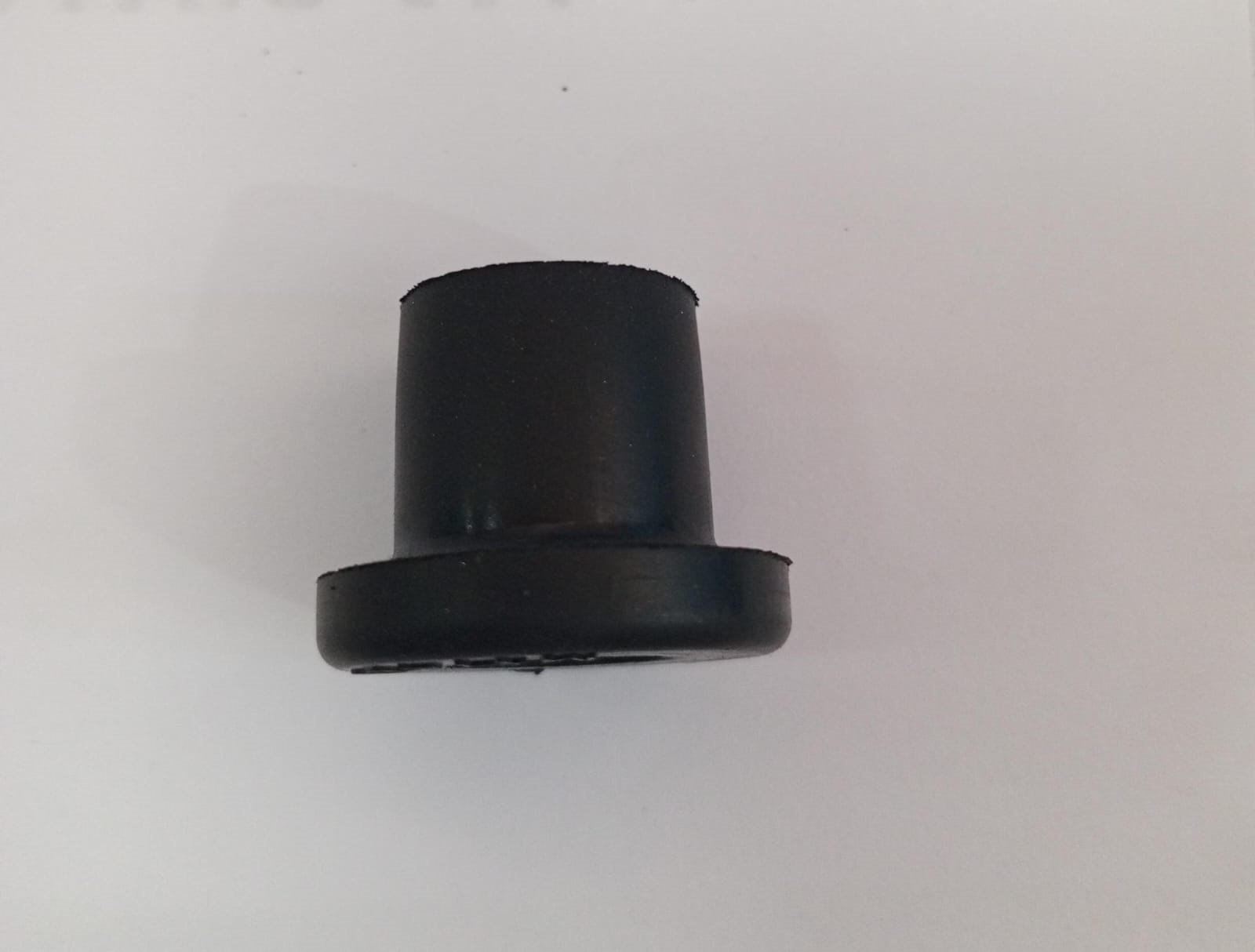 BASE DE RADIADOR DE KENWORTH (1 UNIDAD)